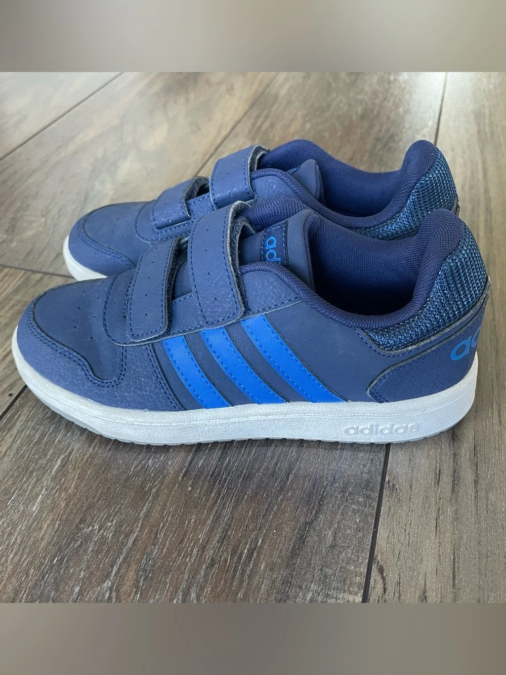 Adidas Hoops 2.0 CMF I, Boys sneakers Navy blue Size US 2.5 (Eur 34) Barely worn